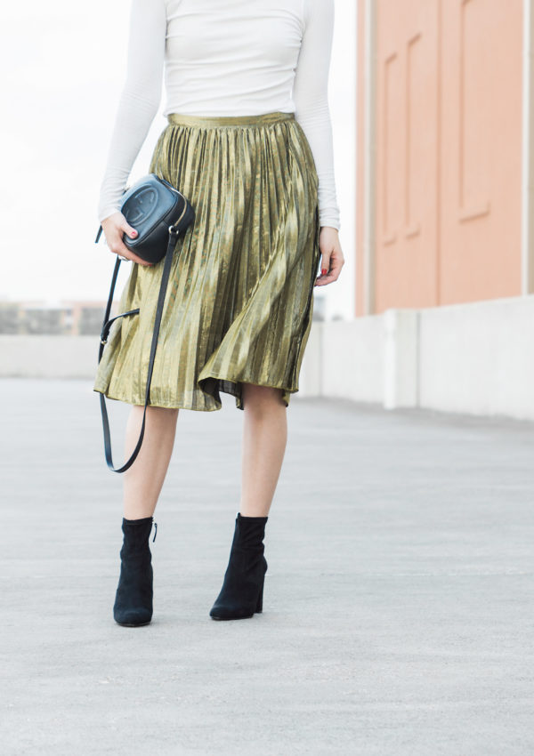 Gold Pleated Midi Skirt…